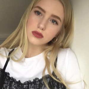 may bby资料,may bby最新歌曲,may bbyMV视频,may bby音乐专辑,may bby好听的歌