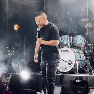 王群资料,王群最新歌曲,王群MV视频,王群音乐专辑,王群好听的歌
