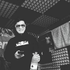 Young-AZ资料,Young-AZ最新歌曲,Young-AZMV视频,Young-AZ音乐专辑,Young-AZ好听的歌