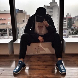 平凡资料,平凡最新歌曲,平凡MV视频,平凡音乐专辑,平凡好听的歌