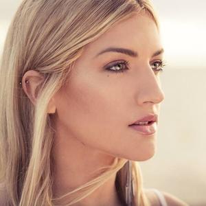 Frida Harnesk资料,Frida Harnesk最新歌曲,Frida HarneskMV视频,Frida Harnesk音乐专辑,Frida Harnesk好听的歌