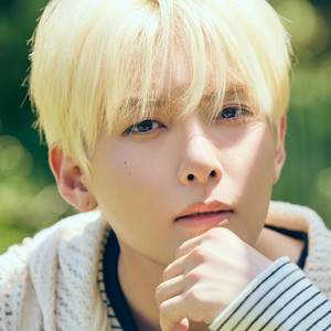 厉旭 (려욱)资料,厉旭 (려욱)最新歌曲,厉旭 (려욱)MV视频,厉旭 (려욱)音乐专辑,厉旭 (려욱)好听的歌