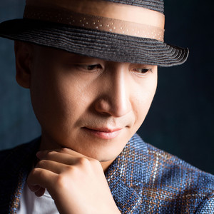 生日:1981-02-28 简介:陈东,内地男歌手.