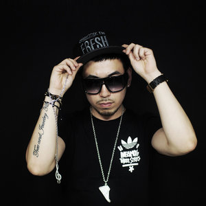 D.C. (디씨)资料,D.C. (디씨)最新歌曲,D.C. (디씨)MV视频,D.C. (디씨)音乐专辑,D.C. (디씨)好听的歌