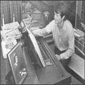 Erik Lindgren资料,Erik Lindgren最新歌曲,Erik LindgrenMV视频,Erik Lindgren音乐专辑,Erik Lindgren好听的歌