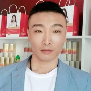 听着情歌流眼泪