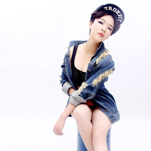 杨佳资料,杨佳最新歌曲,杨佳MV视频,杨佳音乐专辑,杨佳好听的歌