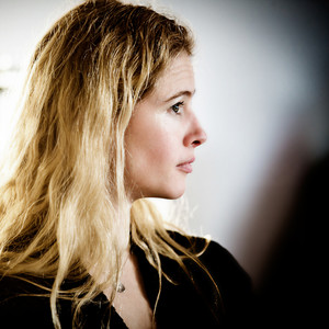 Julia Thornton资料,Julia Thornton最新歌曲,Julia ThorntonMV视频,Julia Thornton音乐专辑,Julia Thornton好听的歌
