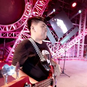 花荣资料,花荣最新歌曲,花荣MV视频,花荣音乐专辑,花荣好听的歌