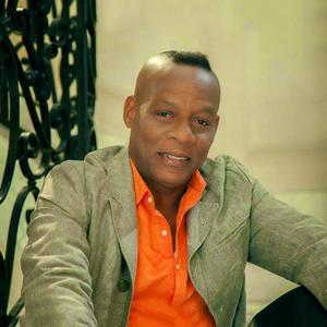 Elio Revé y su Charangón资料,Elio Revé y su Charangón最新歌曲,Elio Revé y su CharangónMV视频,Elio Revé y su Charangón音乐专辑,Elio Revé y su Charangón好听的歌