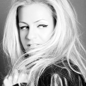 Christina Nicola资料,Christina Nicola最新歌曲,Christina NicolaMV视频,Christina Nicola音乐专辑,Christina Nicola好听的歌