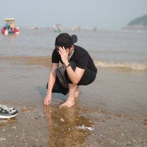 Vayne资料,Vayne最新歌曲,VayneMV视频,Vayne音乐专辑,Vayne好听的歌