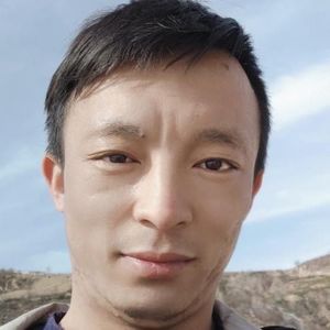 南梁红资料,南梁红最新歌曲,南梁红MV视频,南梁红音乐专辑,南梁红好听的歌