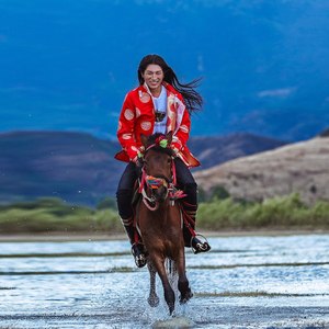 摩梭在春天.八里资料,摩梭在春天.八里最新歌曲,摩梭在春天.八里MV视频,摩梭在春天.八里音乐专辑,摩梭在春天.八里好听的歌