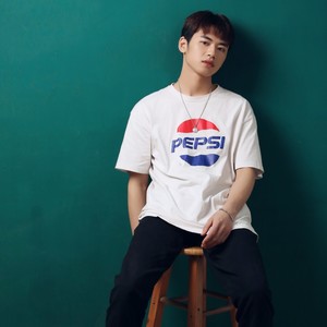 末贤资料,末贤最新歌曲,末贤MV视频,末贤音乐专辑,末贤好听的歌