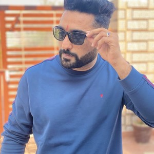 Rana Saab资料,Rana Saab最新歌曲,Rana SaabMV视频,Rana Saab音乐专辑,Rana Saab好听的歌