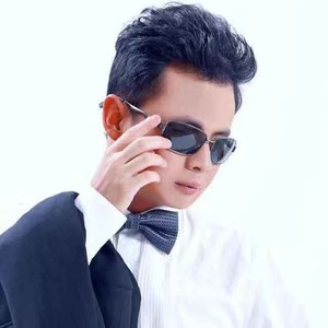 侯佳资料,侯佳最新歌曲,侯佳MV视频,侯佳音乐专辑,侯佳好听的歌