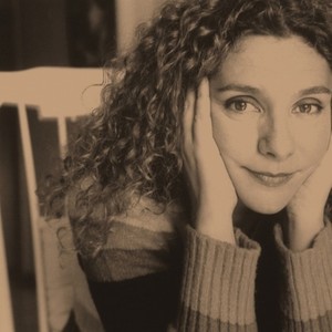 Carme Canela资料,Carme Canela最新歌曲,Carme CanelaMV视频,Carme Canela音乐专辑,Carme Canela好听的歌