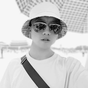 王荣资料,王荣最新歌曲,王荣MV视频,王荣音乐专辑,王荣好听的歌