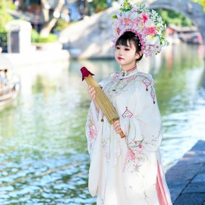 山歌微微资料,山歌微微最新歌曲,山歌微微MV视频,山歌微微音乐专辑,山歌微微好听的歌
