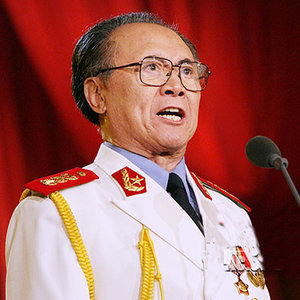 太阳出来一点红