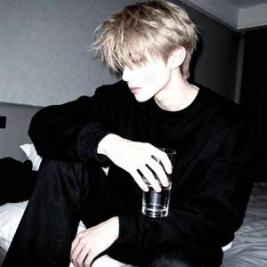 月白资料,月白最新歌曲,月白MV视频,月白音乐专辑,月白好听的歌