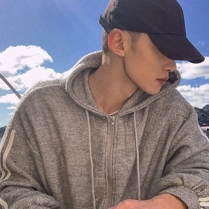 任铭哲资料,任铭哲最新歌曲,任铭哲MV视频,任铭哲音乐专辑,任铭哲好听的歌