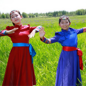 百灵组合资料,百灵组合最新歌曲,百灵组合MV视频,百灵组合音乐专辑,百灵组合好听的歌