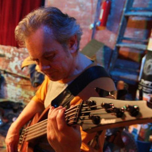 Percy Jones资料,Percy Jones最新歌曲,Percy JonesMV视频,Percy Jones音乐专辑,Percy Jones好听的歌