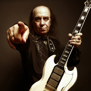 Erkin Koray资料,Erkin Koray最新歌曲,Erkin KorayMV视频,Erkin Koray音乐专辑,Erkin Koray好听的歌