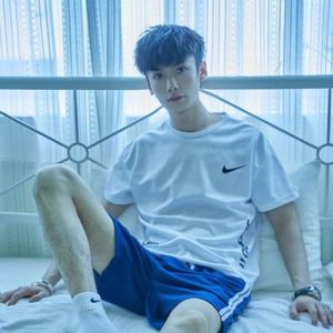 肖辰亦尘资料,肖辰亦尘最新歌曲,肖辰亦尘MV视频,肖辰亦尘音乐专辑,肖辰亦尘好听的歌