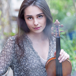 Esther Abrami资料,Esther Abrami最新歌曲,Esther AbramiMV视频,Esther Abrami音乐专辑,Esther Abrami好听的歌