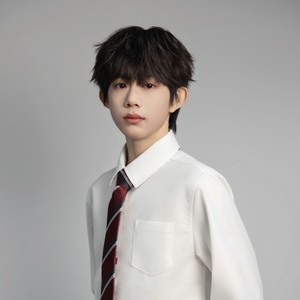 TF家族-陈奕恒 - Yellow (2023星期五练习生现场)