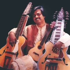 Debashish Bhattacharya资料,Debashish Bhattacharya最新歌曲,Debashish BhattacharyaMV视频,Debashish Bhattacharya音乐专辑,Debashish Bhattacharya好听的歌