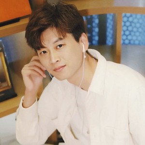 水中望月资料,水中望月最新歌曲,水中望月MV视频,水中望月音乐专辑,水中望月好听的歌