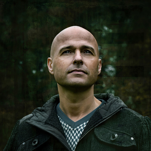 Дава певец манукян. Marco v. Певец нилетто. Добавь исполнит. Lx24 солист.