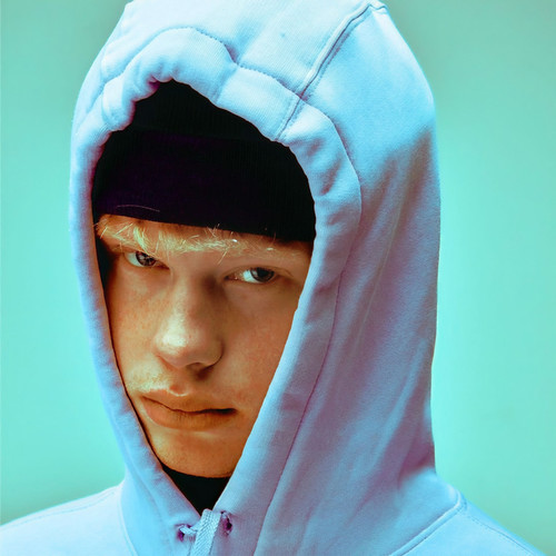Finn Askew ดาวน์โหลดและฟังเพลงฮิตจาก Finn Askew