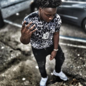 Grind different (feat. T.O SUGGS) (Explicit)