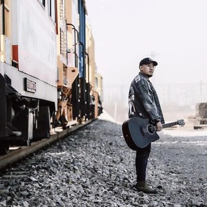 父亲在电话里哭出声响 (伴奏)