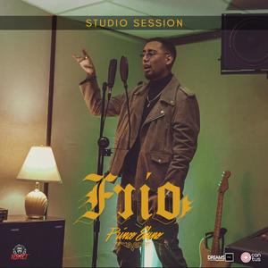 Frío (Studio Session)