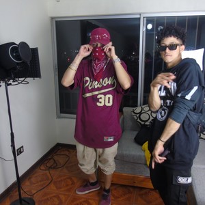 Nubes en los pies (Explicit)