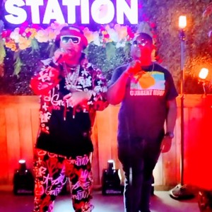 BAGGING (feat. VON DRACO) (Explicit)