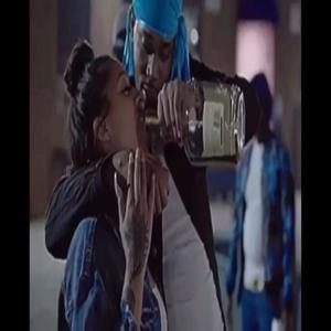 Ella sabe (Explicit)