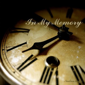 Look Up The Sky With Back To Back (背靠背望着的天空)