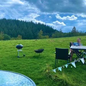 The Good Memories (feat. Connan Gosline)