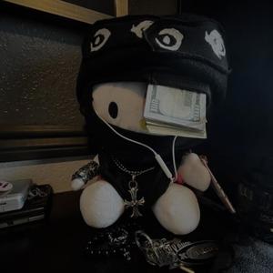 KITTY (feat. Emi ángeles, Crizzo.o & Monra) (Explicit)