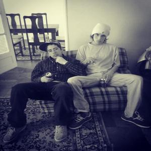 perros (feat. sholuwou, demonio esee & ikihollyshit)