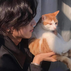 海上月是天上月眼前人是心上人