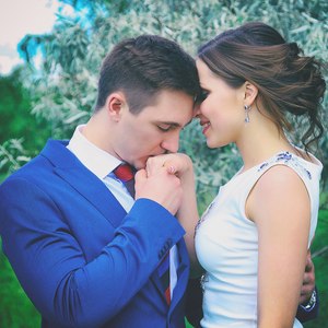 Ro Ro Arzaan Minnat Aur Faryaad Karaa (Explicit)