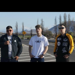 Me Descontrola (feat. SALVVS, IGNACIO EL MAKIAVELIK & MC PABLITO)